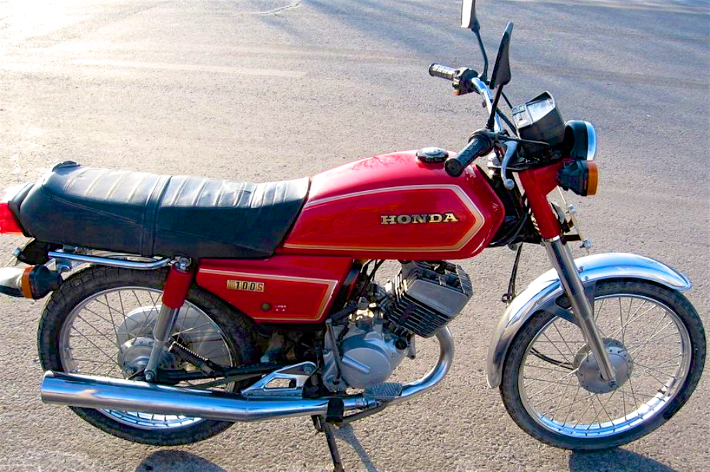 100车型】八十年代初期,该公司开始向我国提供(民用摩托车)制造技术