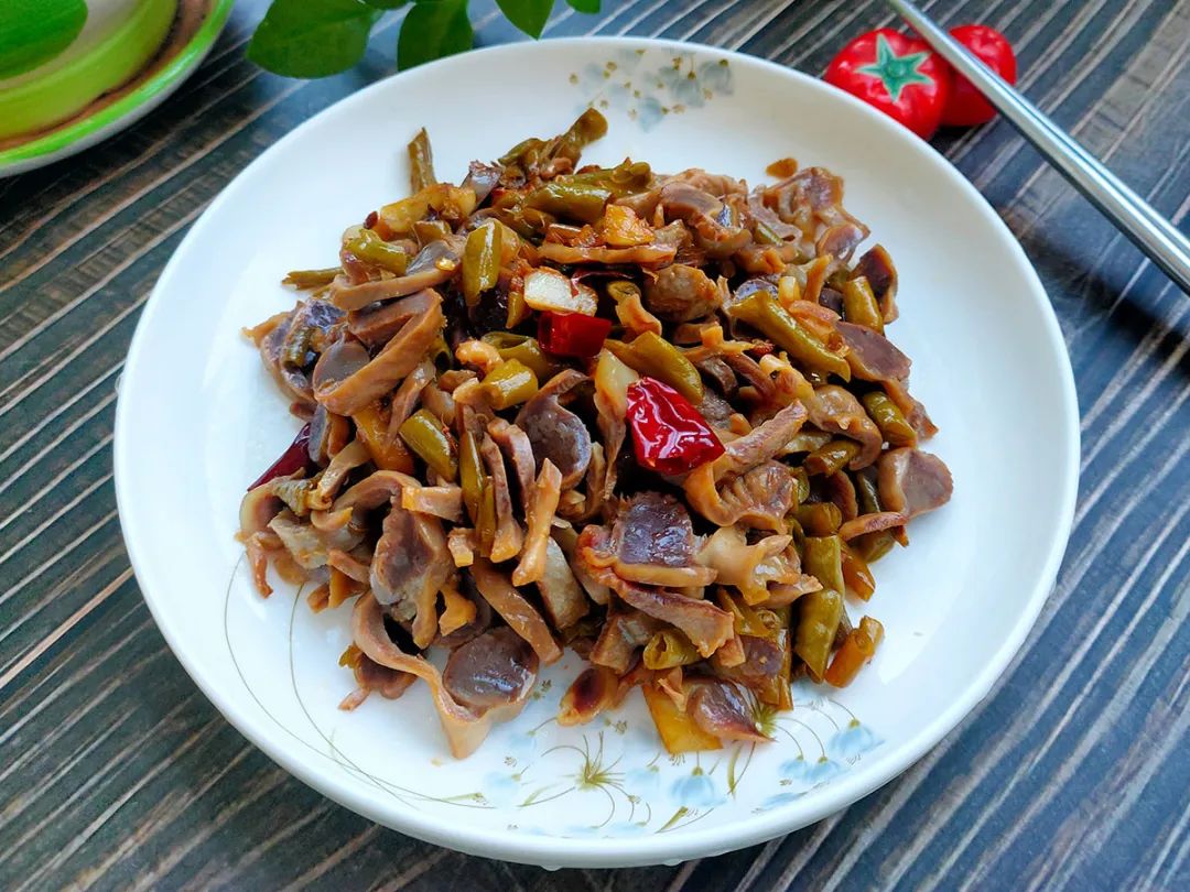 酸豆角炒鸡胗 图文 | 雨中漫步_krsjpx 鸡胗 适量 酸豆角 适量 花椒