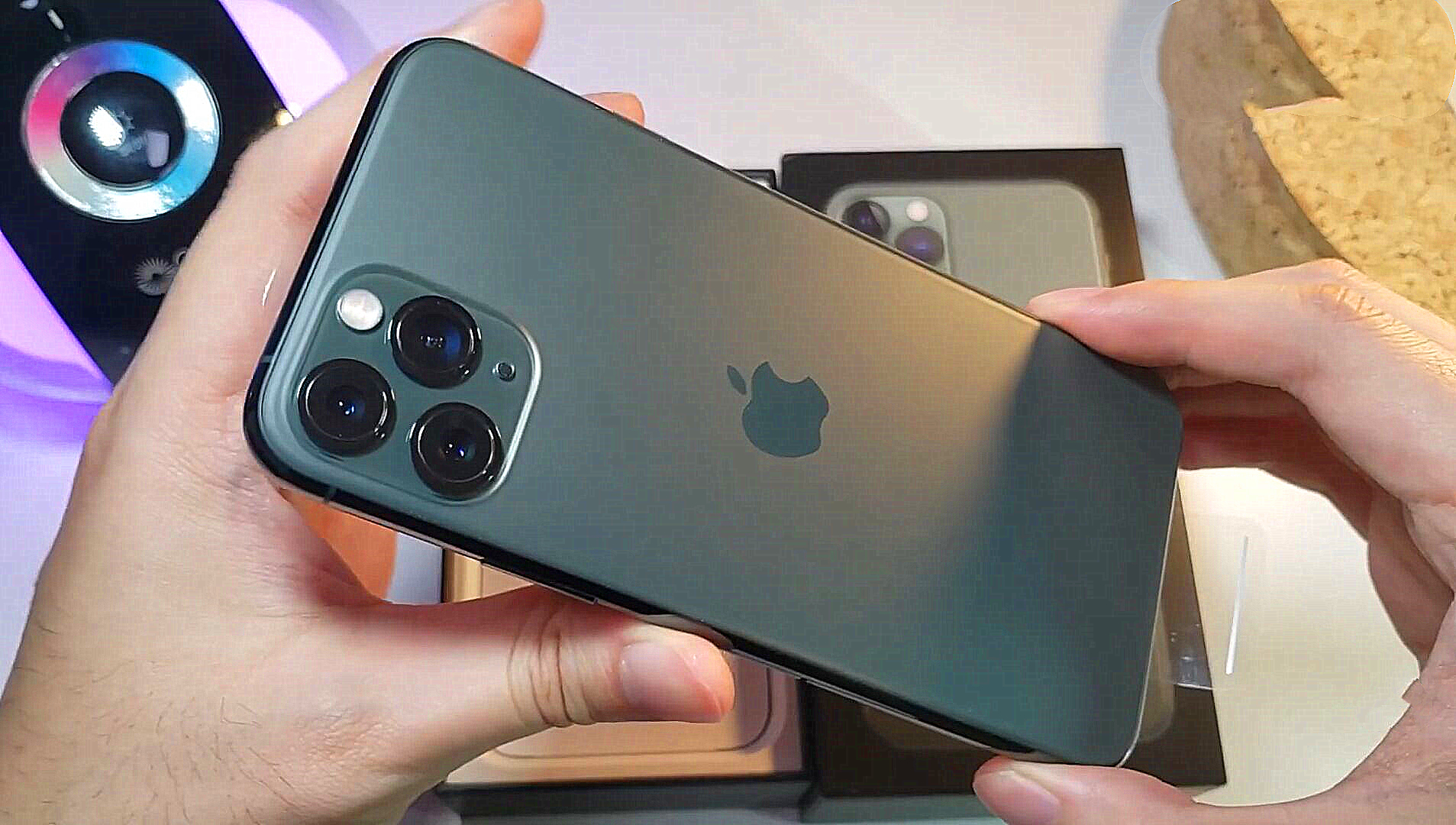 iphone11pro刚发布时深受热捧,如今降价都没有热度,或