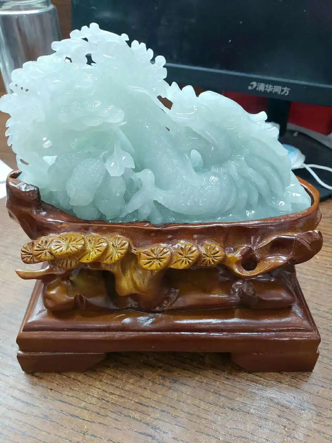 花2000买到手的一块南齐翡翠原石,成品龙摆件活灵活现