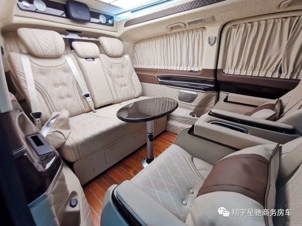 奔驰迈巴赫vs680l高顶半隔断豪华商务,沉稳低调·阔境