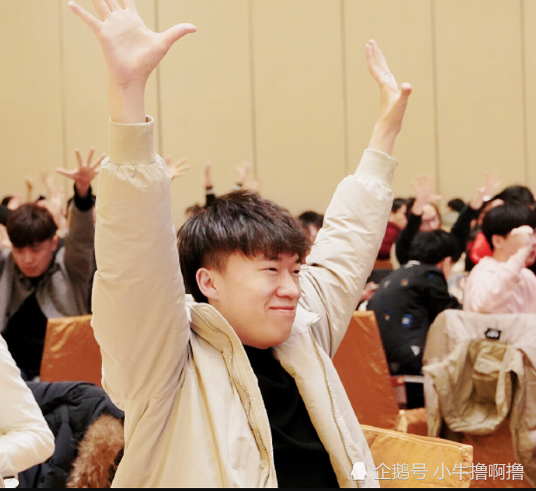 rng小虎被前队友爆料:他没有耳鸣,每天都会