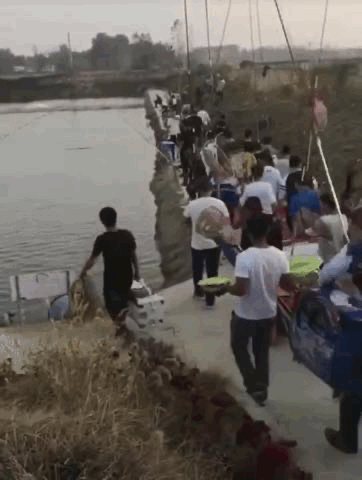 跟岸边垂钓的大爷们聊了聊,为什么这么喜欢钓鱼.