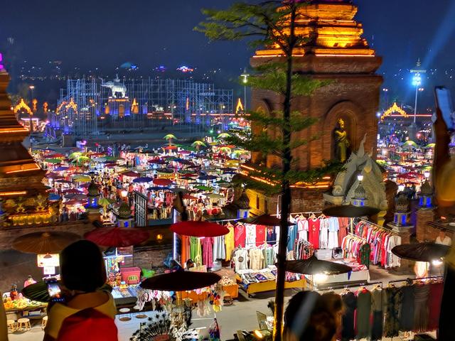 亚洲最大的夜市,美食美女众多,去西双版纳旅游不要错过