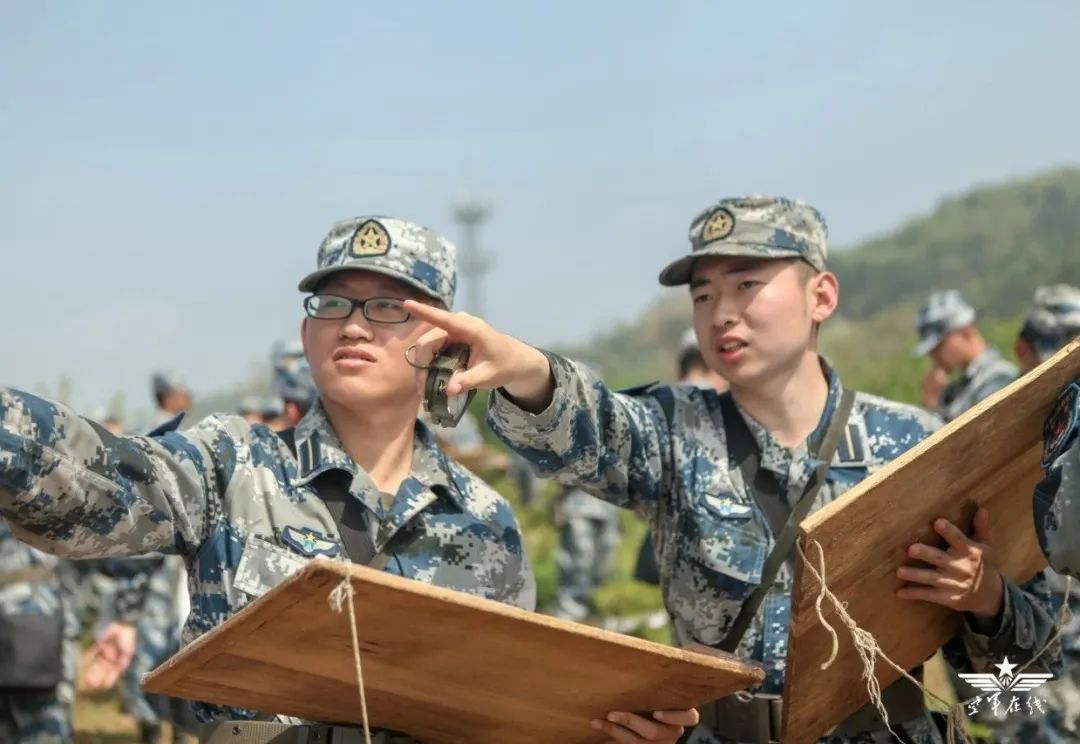 点击打开,我们的空军军医大学记忆