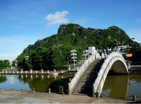 被《隐秘的角落》带火的六峰山,现实中同样值得一去,风景无限好