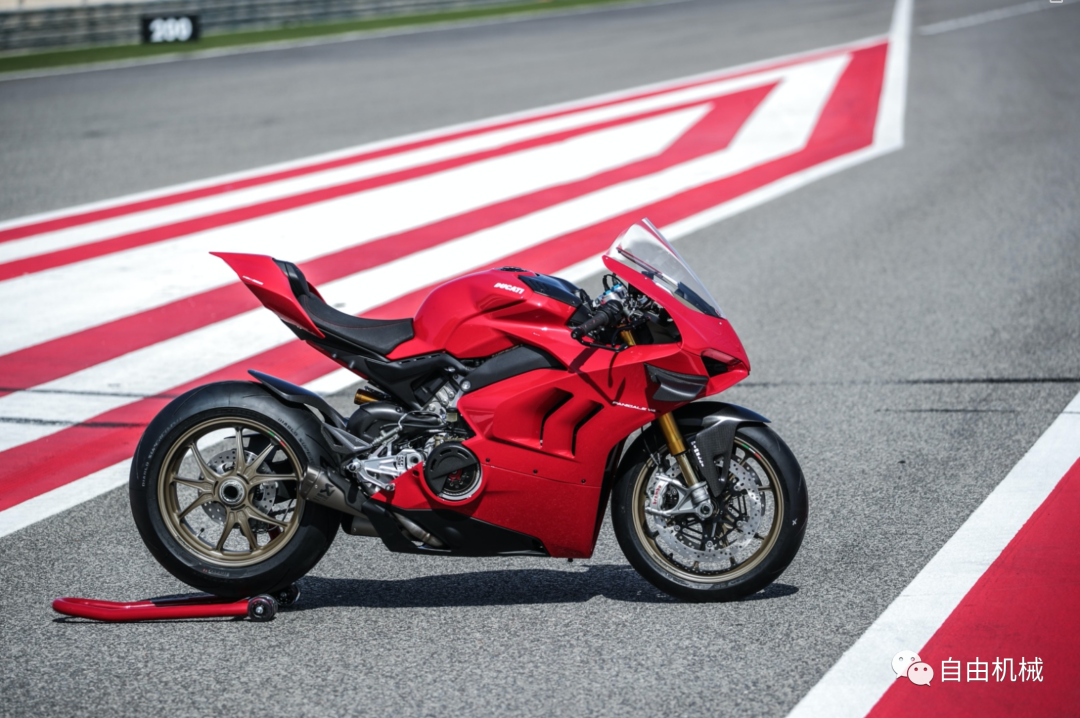 全新杜卡迪panigale v4暨dcpc 开幕赛正式发布