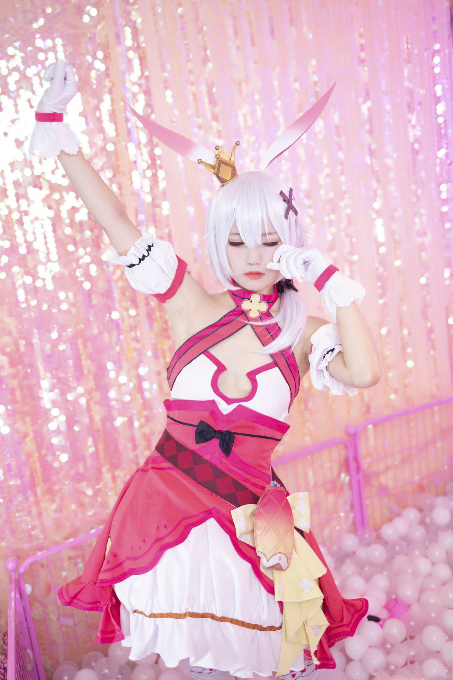 cosplay作品,这是来自于国内三位妹子cos的人气手游《崩坏学园》角色"