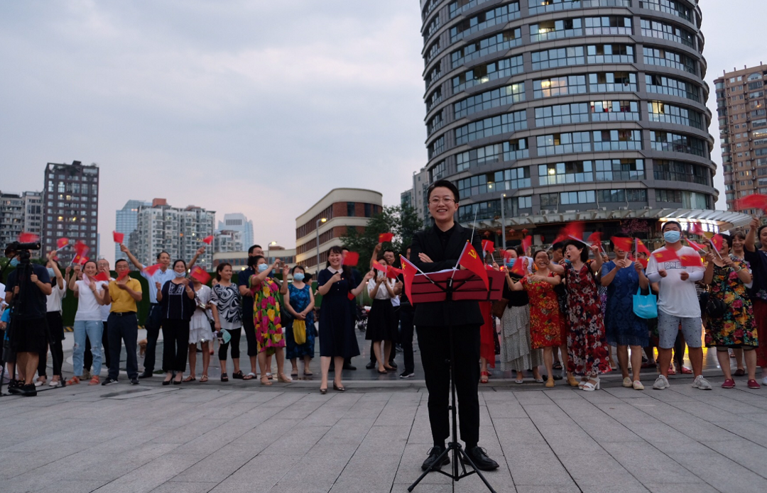 望江路街道红歌快闪亮相音乐大道