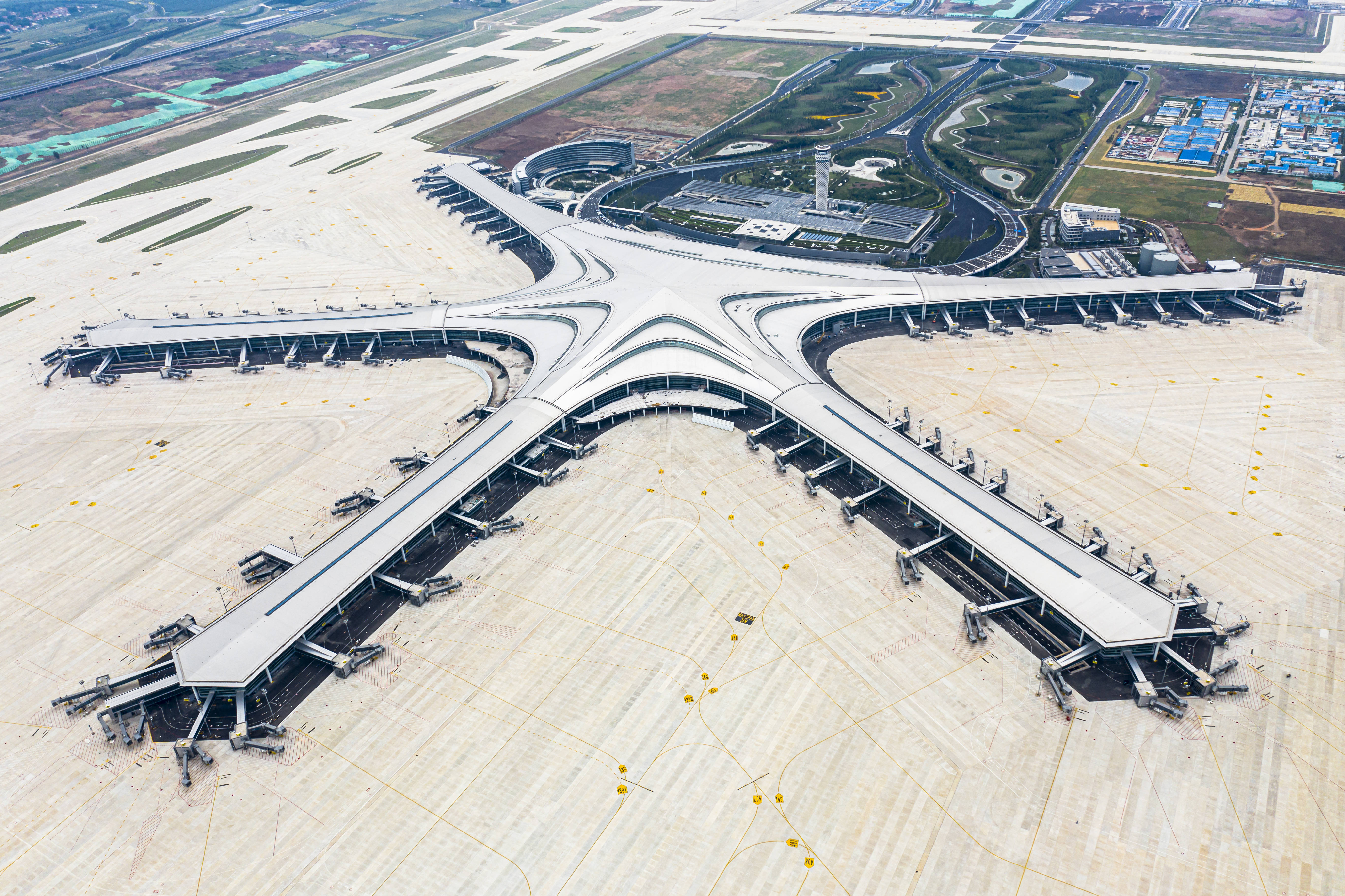 青岛胶东国际机场竣工 启动转场准备工作