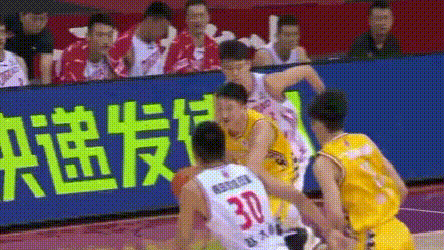 同时孙铭徽还能在球场上展现极为风骚的传球,他的潜力已经在复赛之后