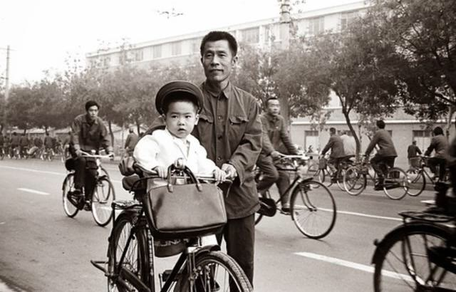 老照片:30年前中国人的出行方式,有你的回忆吗?