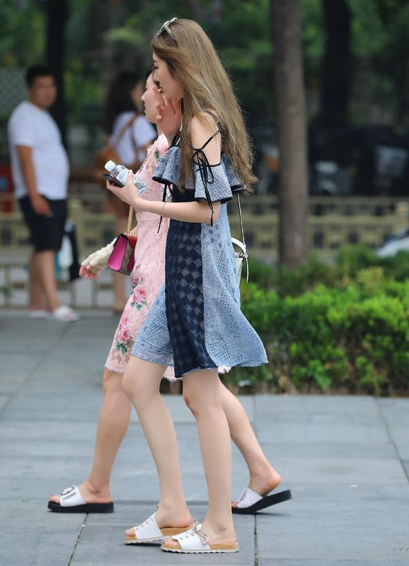 路人街拍:27岁辣妈完全长成了我的理想型模样!