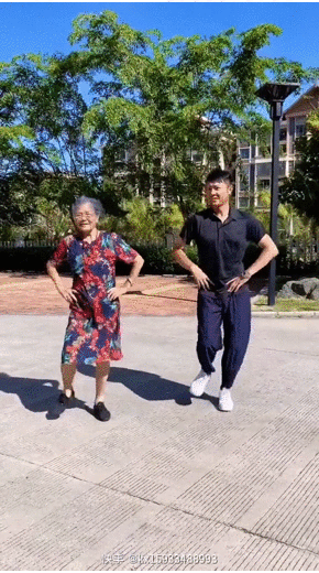 《酒醉的蝴蝶》到底有多火?翻翻爸妈的快手你就知道了!