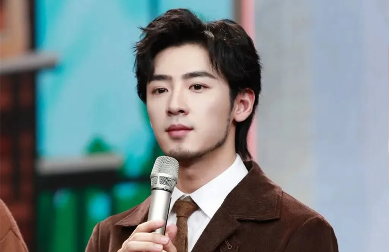 谈学历色变,高天鹤因作弊被解约,王一博被推到了风口浪尖