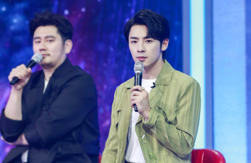 谈学历色变,高天鹤因作弊被解约,王一博被推到了风口浪尖