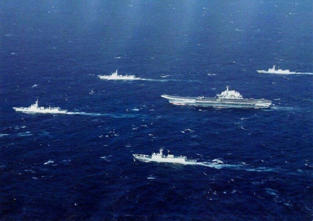 海军地位最高的军舰,所有军舰看见都得鸣笛致敬,辽宁舰也不例外