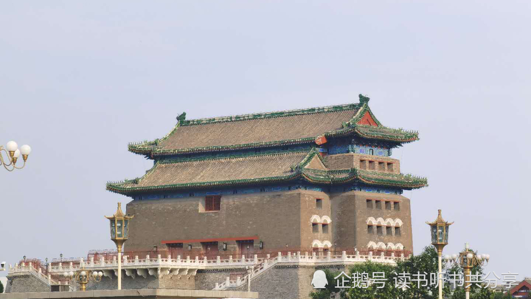 前门箭楼的身份体现在那一排排射口上