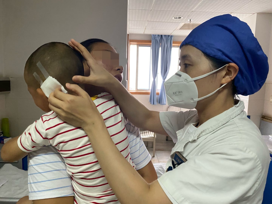 双侧人工耳蜗植入 助力4岁男童进入有声世界