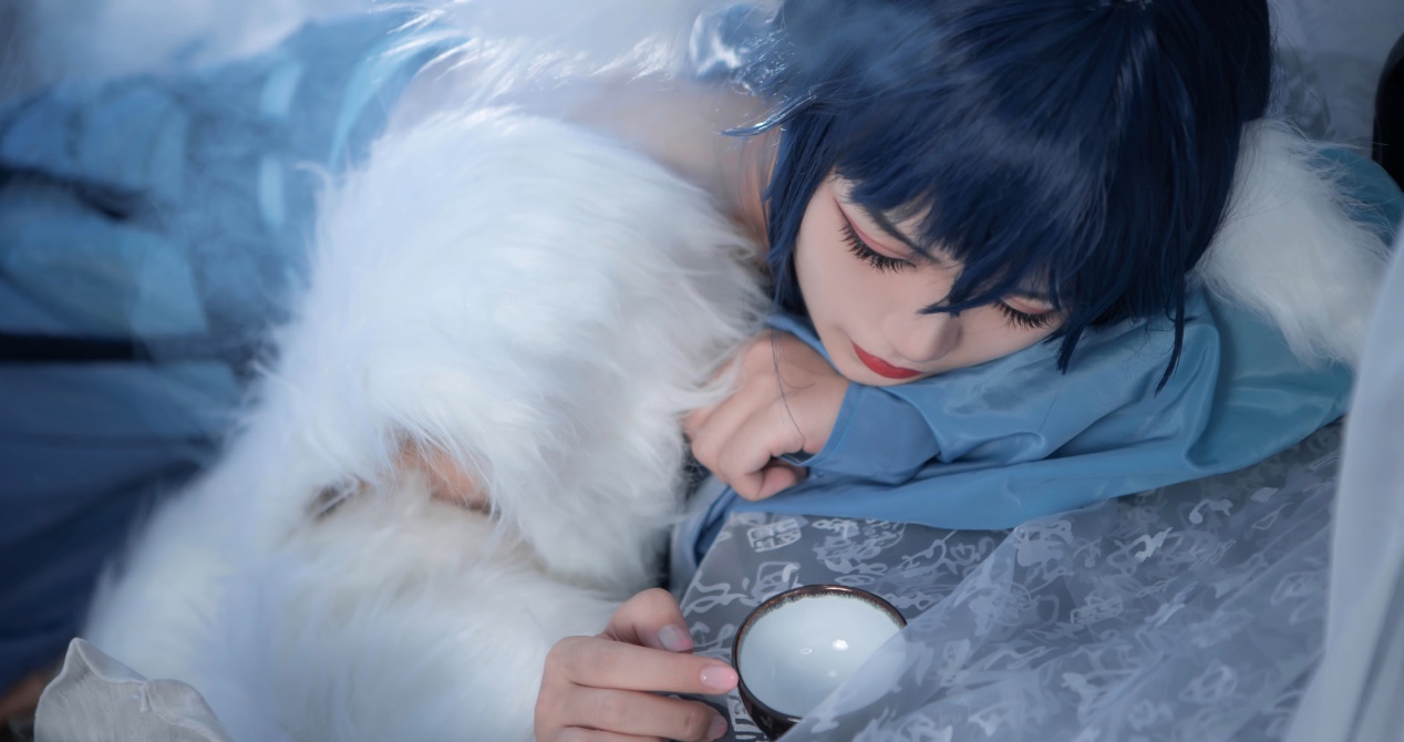 《狐妖小红娘》涂山雅雅cos,"无尽酒壶,满上!"