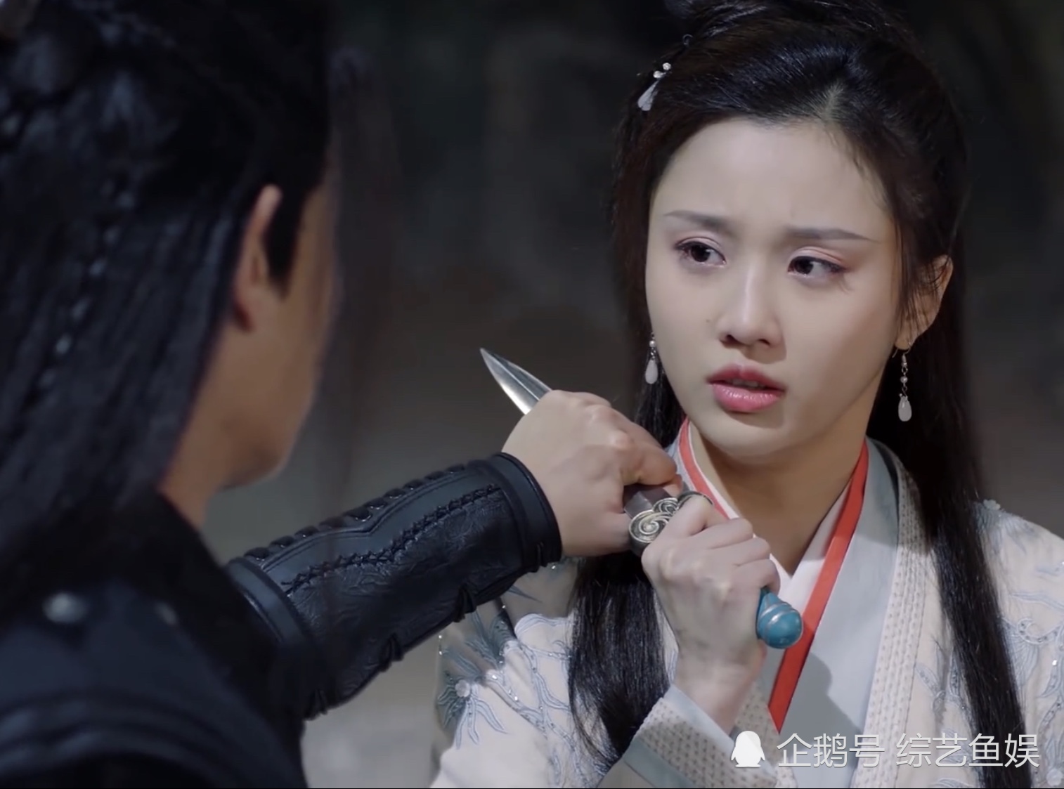 《暮白首》张慧雯入戏哭到止不住,任嘉伦:她一开口,我