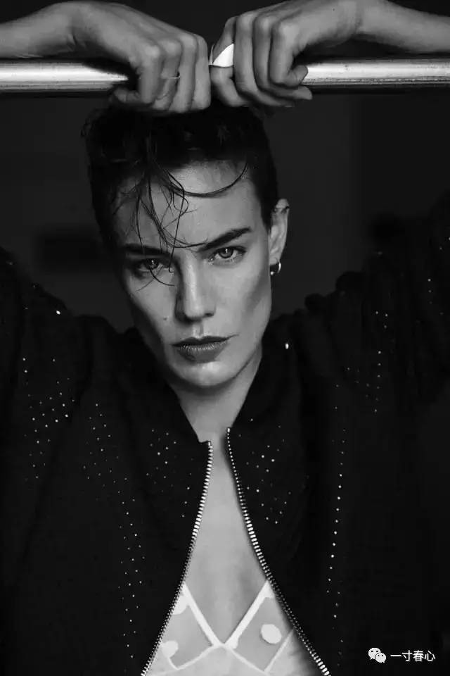 这样撩人太犯规!女生这么帅还要男人做什么?