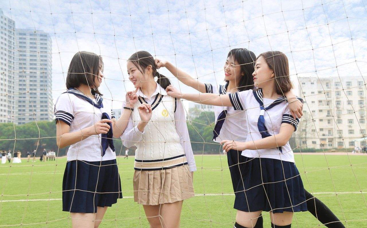 校园毕业照也能拍出大片感,学会这几个拍照技巧,不输高端艺术照