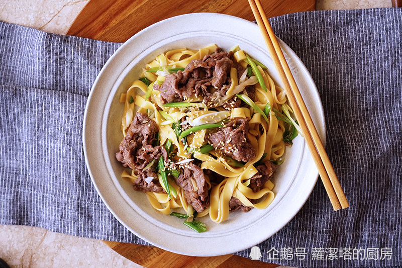 葱爆牛肉拌面