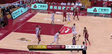 孙铭徽双拳难敌四手,单节19分难救主,谁才是本土第一后卫?