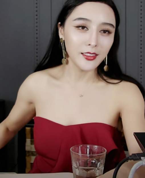 38岁范冰冰低调开新号,连发三条卖萌视频,当日收获近2