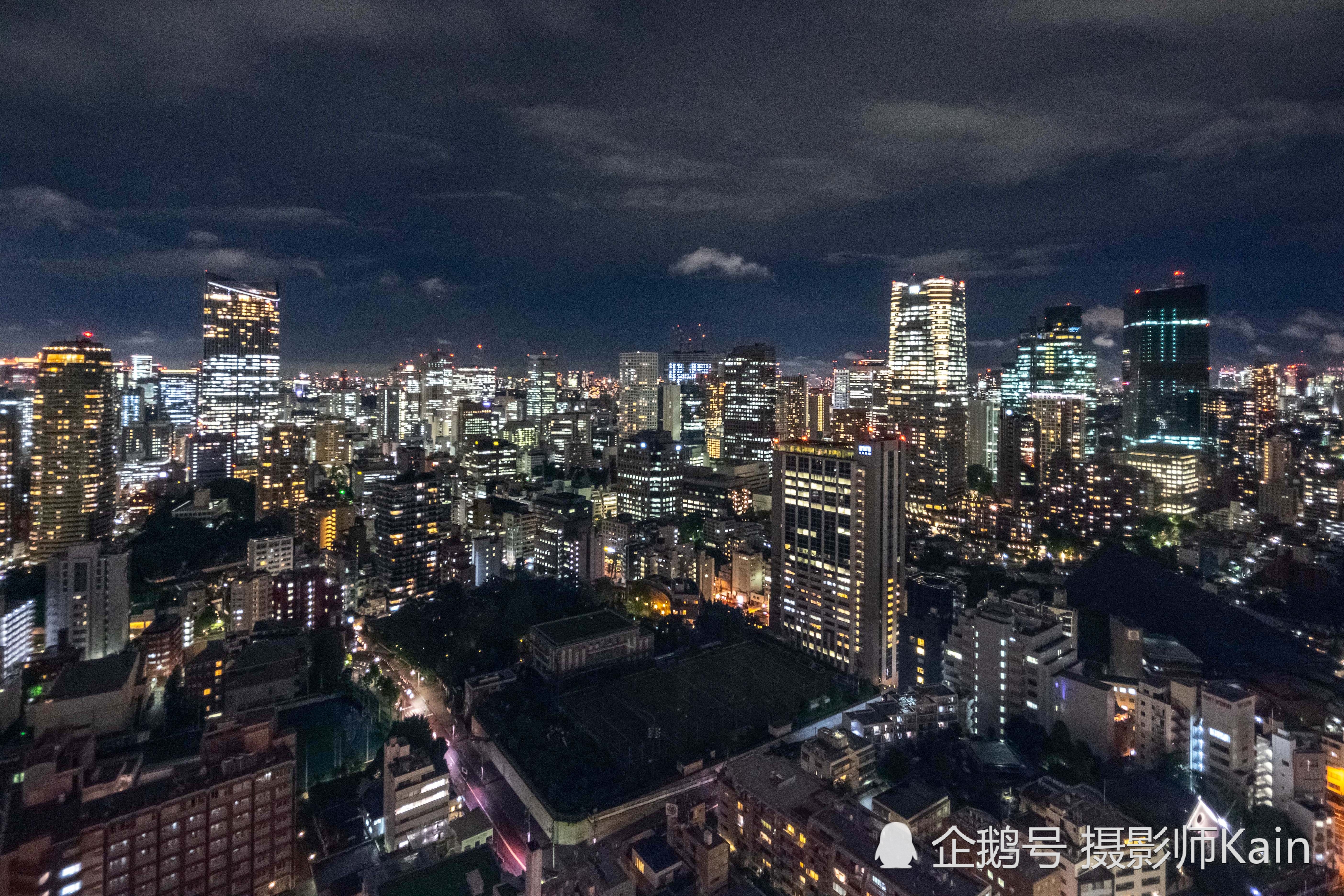 实拍夜幕中的日本东京,游客感慨:原来夜景并非一定要有彩色led