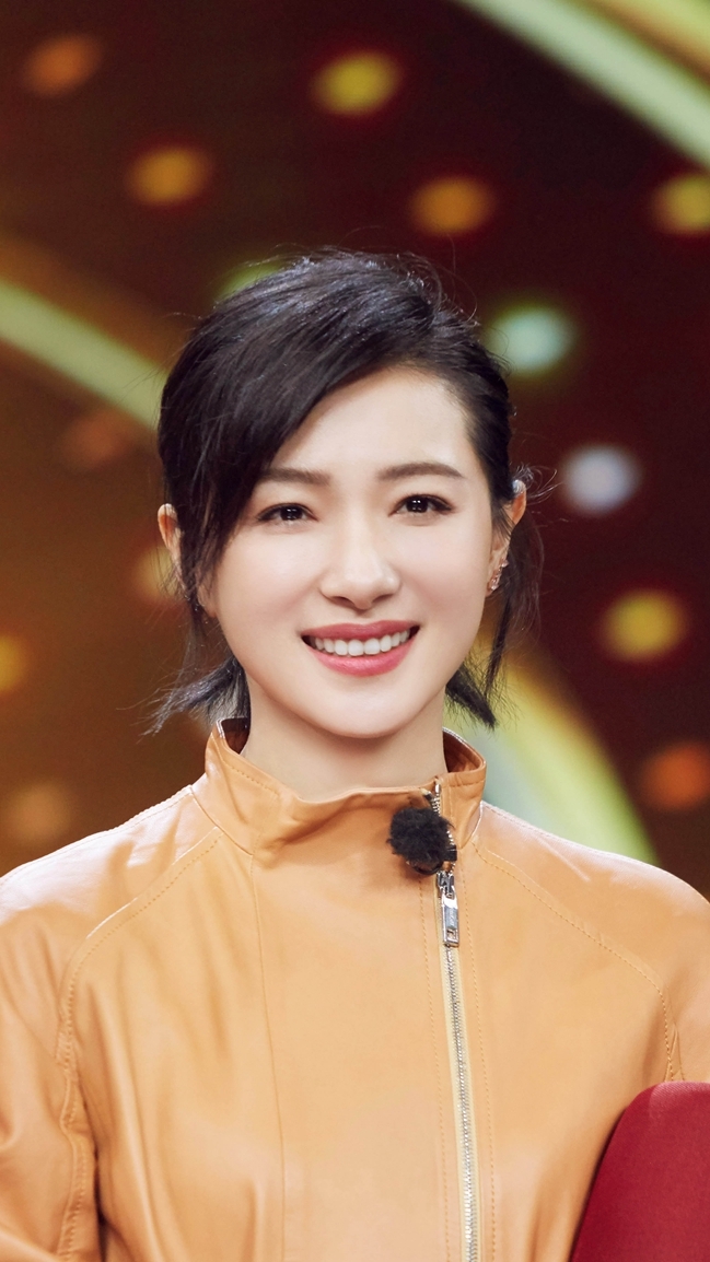 观众喜爱度top1的万茜姐姐,气质绝美又温柔,难怪大家都喜欢!