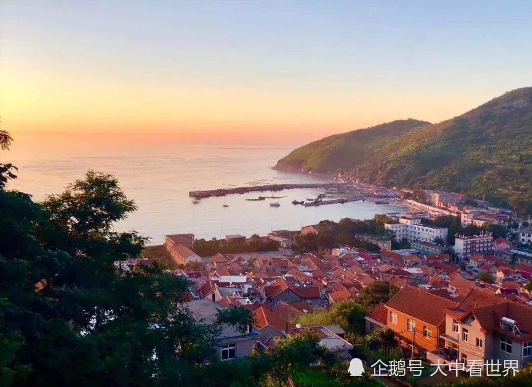 青岛的精彩,远不止中山路八大关,还有那藏在大山深处的美丽渔村