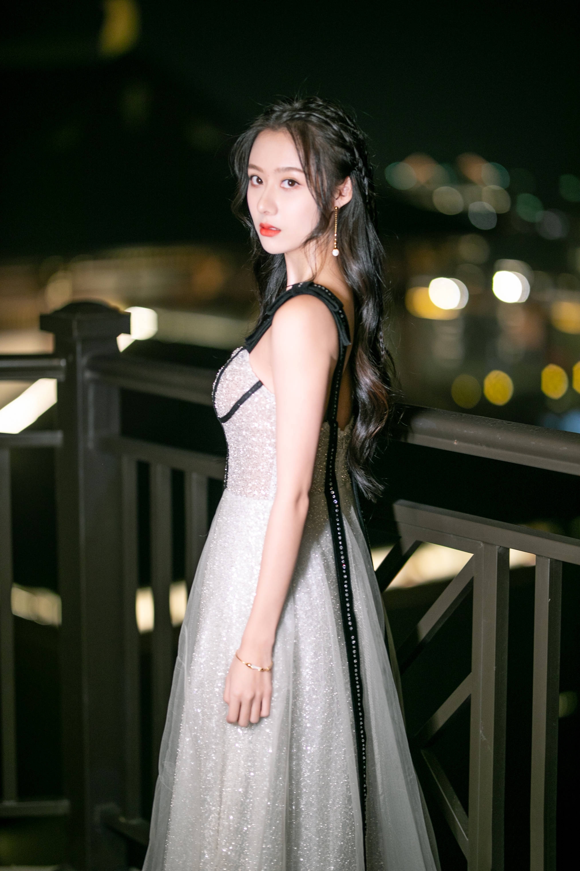 曹曦月:清秀明丽,校花惊艳
