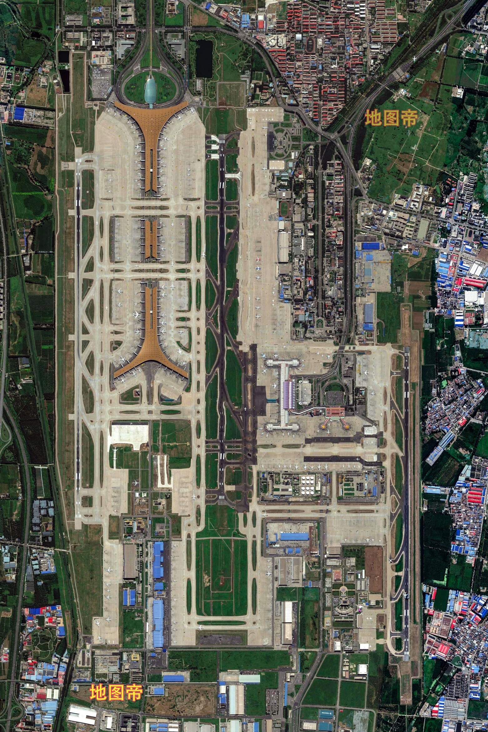 俯瞰北京首都国际机场,我国唯一年旅客吞吐量超过1亿人次的机场