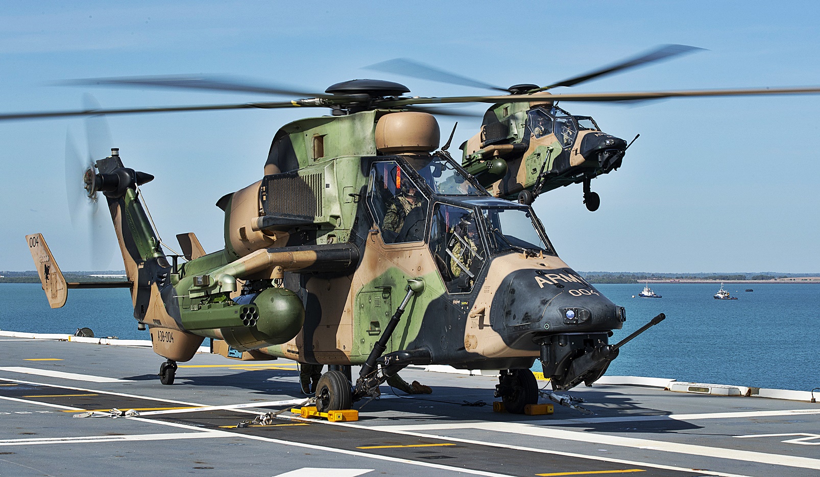 澳大利亚陆军将武装直升机部署到两栖登陆舰