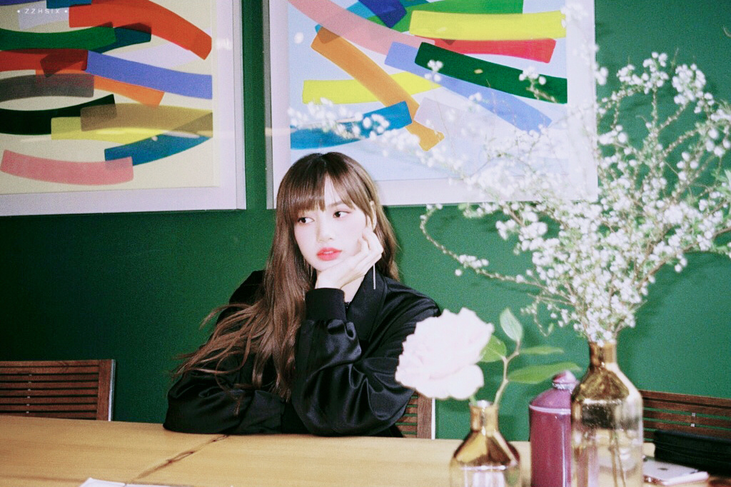 lisa壁纸 lisa红发超酷