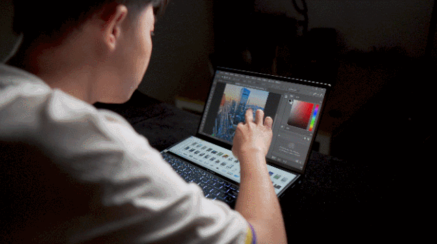 这个电脑的双屏幕,让我重新找回了修图的乐趣!