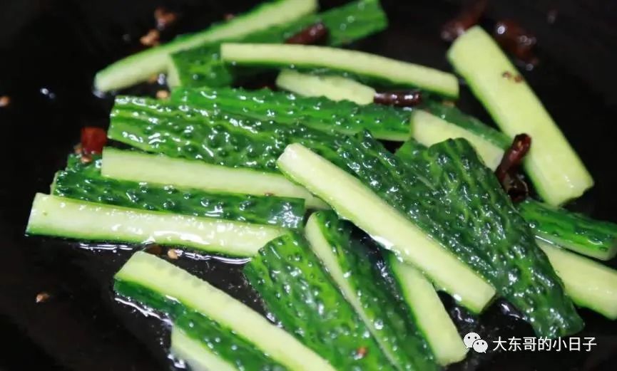 大热天全靠凉菜续命,这4款黄瓜凉菜简单好做,下饭开胃