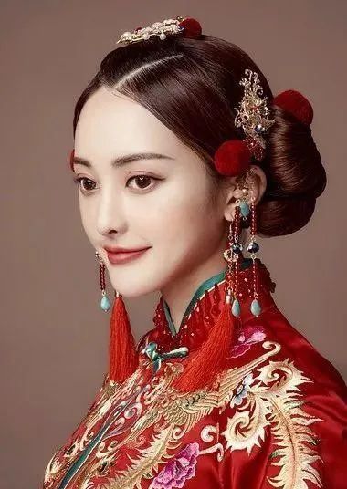 新娘妆容以及发型的选择,迷人优雅新娘的重要必备
