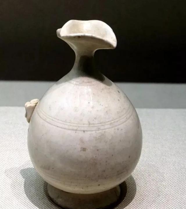 定州博物馆,定窑,瓷器,黄釉