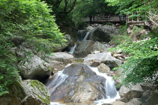 陕西又一景点走红,"八瀑十八潭"独领风骚,人称秦岭"小