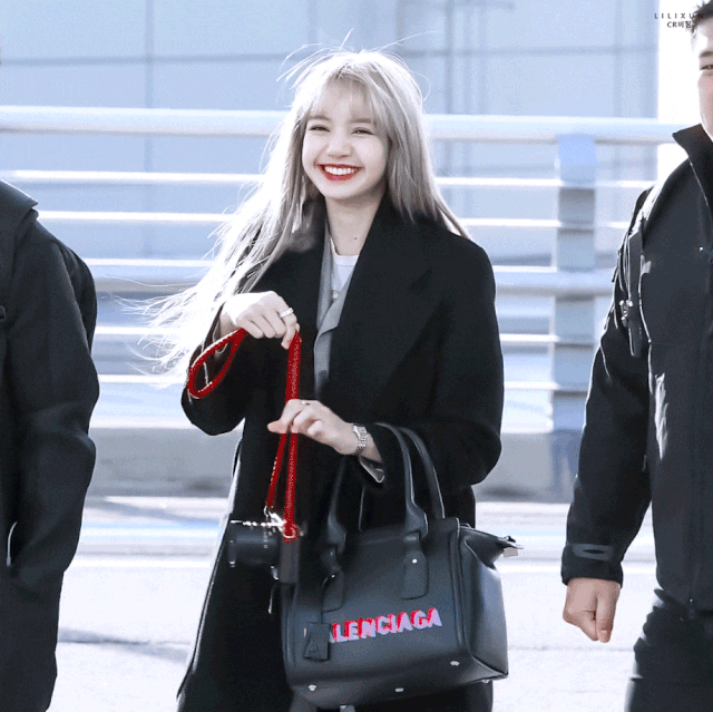 银发lisa是小天使呀!