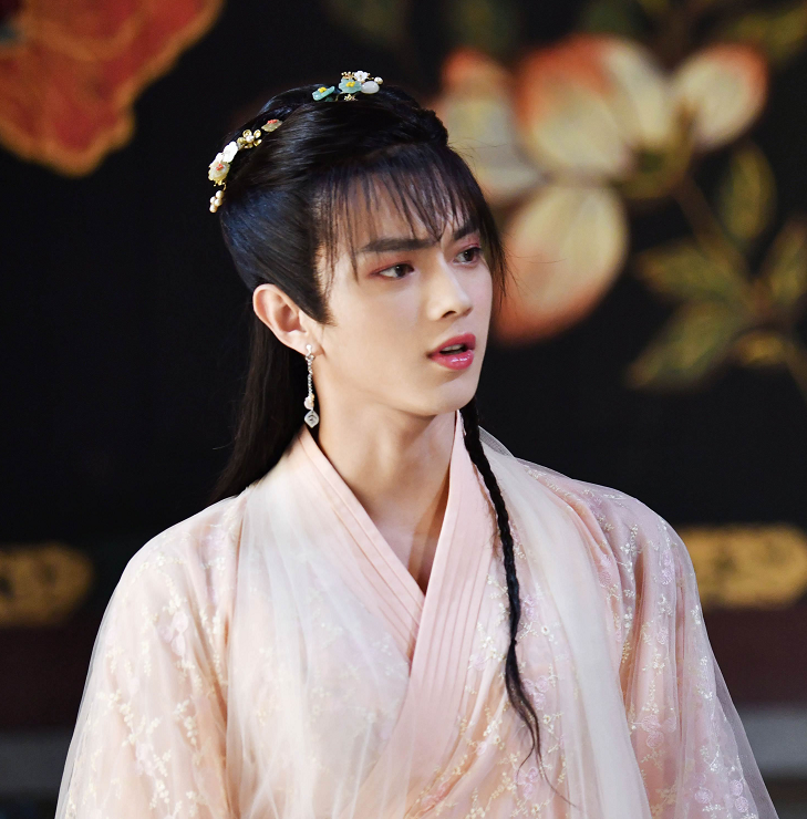 《天舞纪》上线啦,许凯"男扮女装"以为会很奇怪,效果却很惊艳