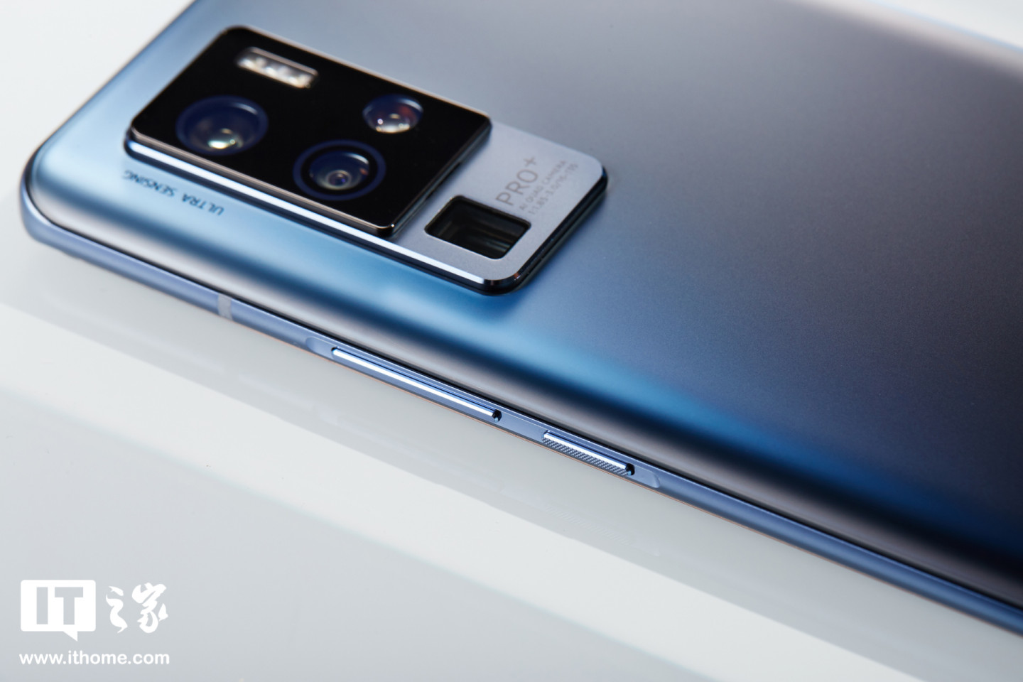 vivox50pro内置壁纸,华为mate40高清壁纸 vivo x50 pro 引力配色图赏:超大杯的专业影像旗舰