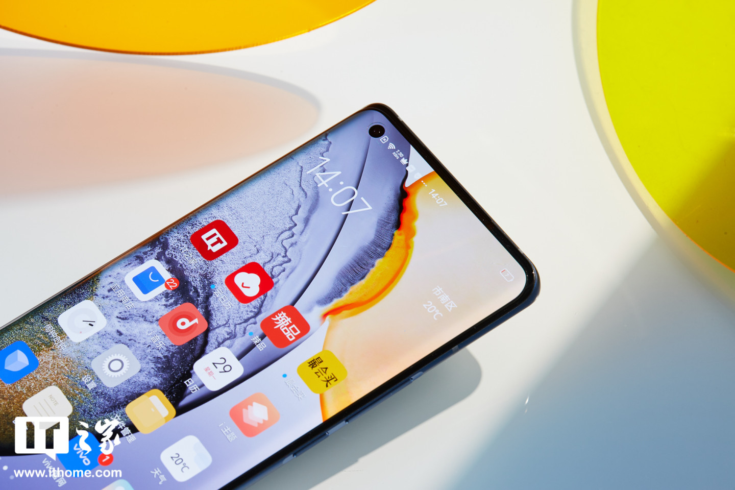 vivox50pro内置壁纸,华为mate40高清壁纸 vivo x50 pro 引力配色图赏:超大杯的专业影像旗舰