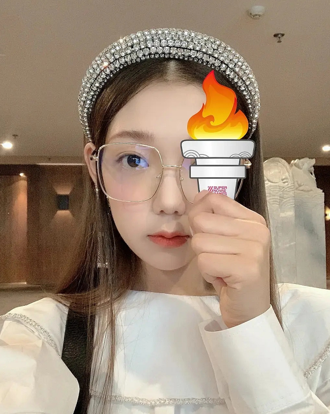 硬糖少女303自拍照:希林太酷,陈卓璇可爱,赵粤再现标准微笑