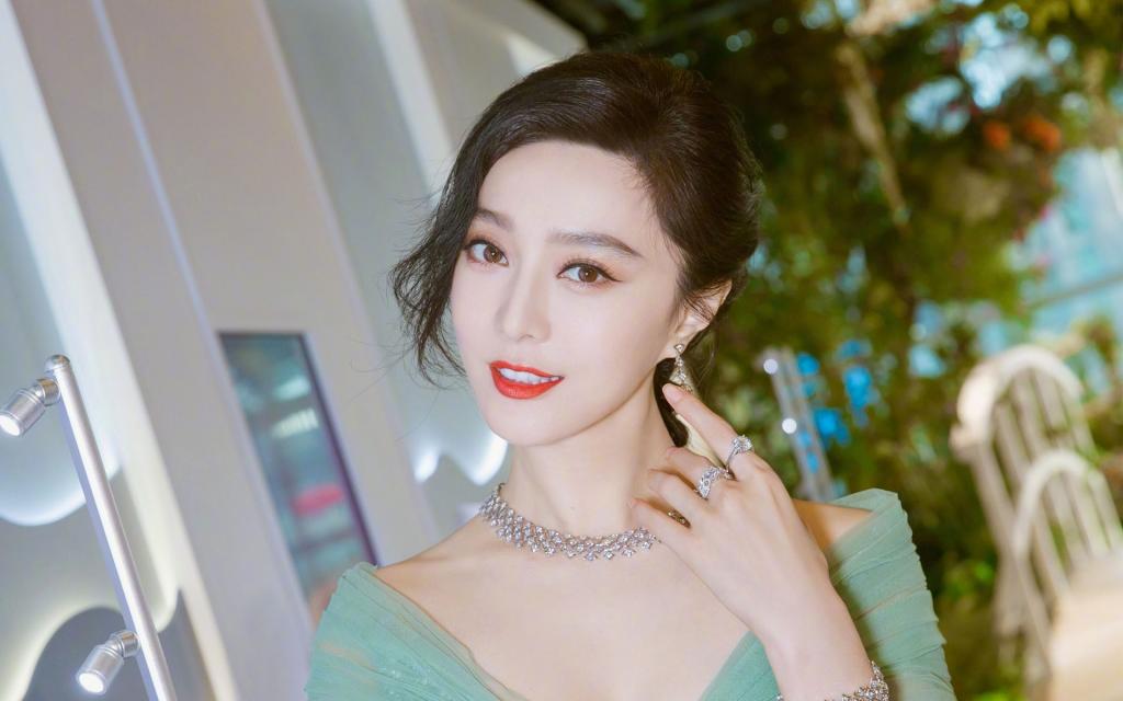 一组时尚女神范冰冰美图,气质真的非常好了