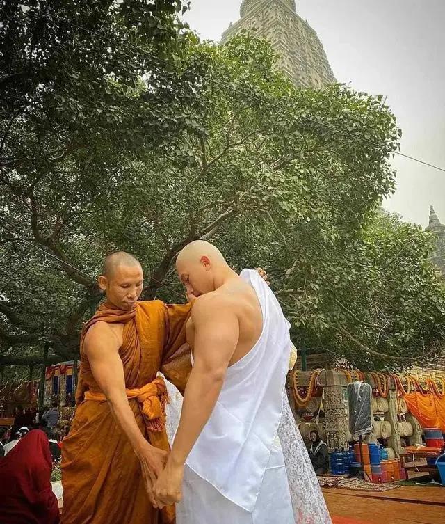最帅肌肉和尚,还拥有一身强壮的肌肉,让人羡慕不已!