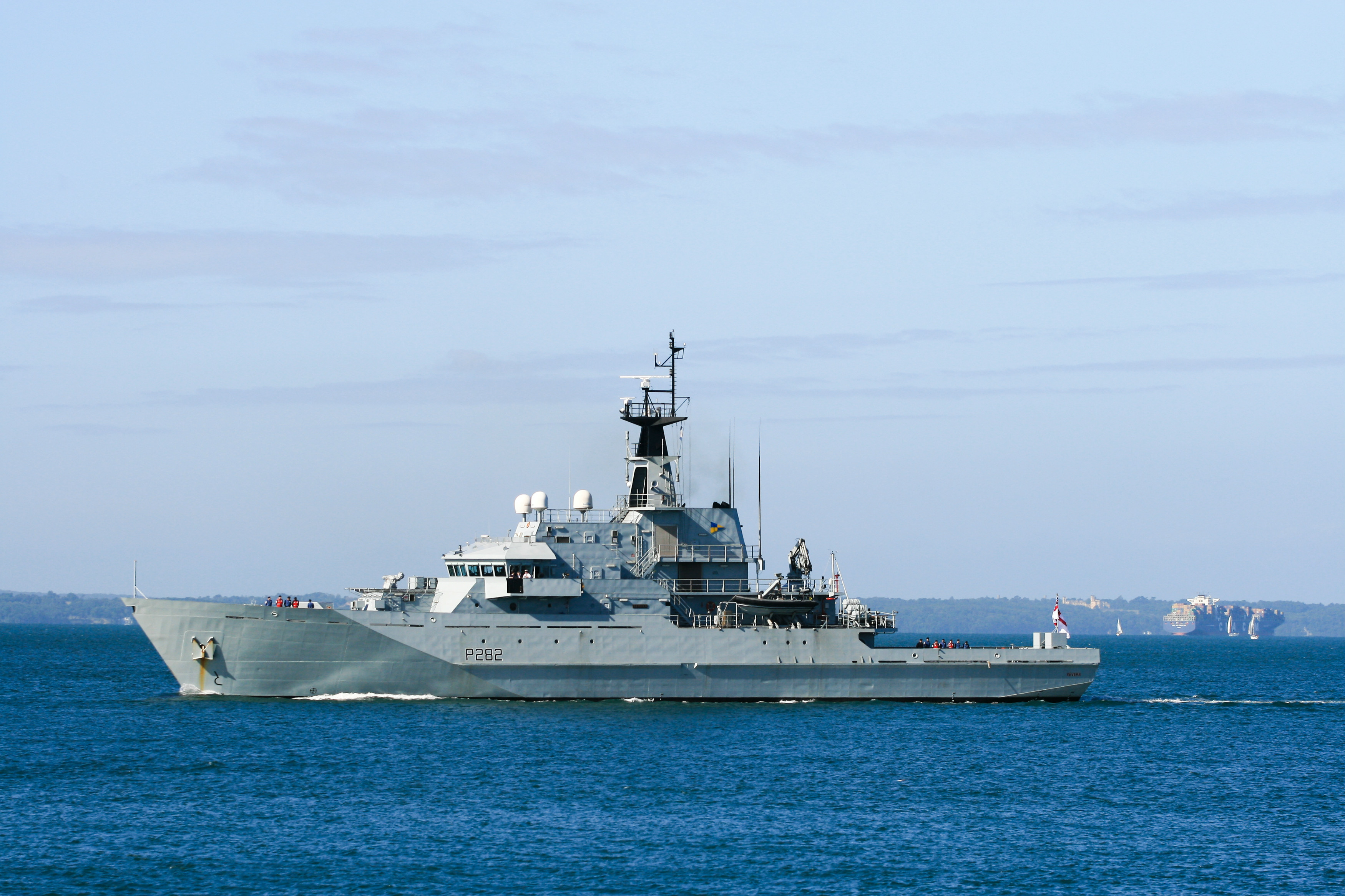 俄4艘军舰通过英吉利海峡 英国海军派2艘巡逻舰跟踪